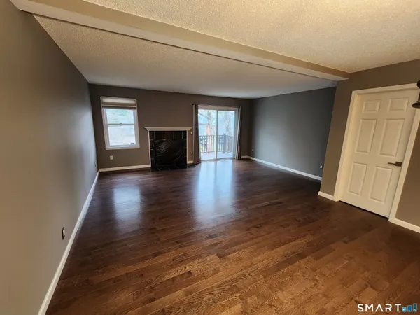 $2,400 | 55 Mill Plain Road, Unit 124, Danbury, CT 06811