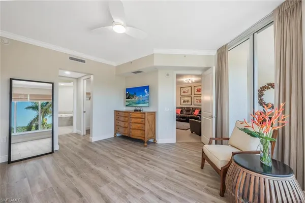 a view of a livingroom with furniture and a livingroom
