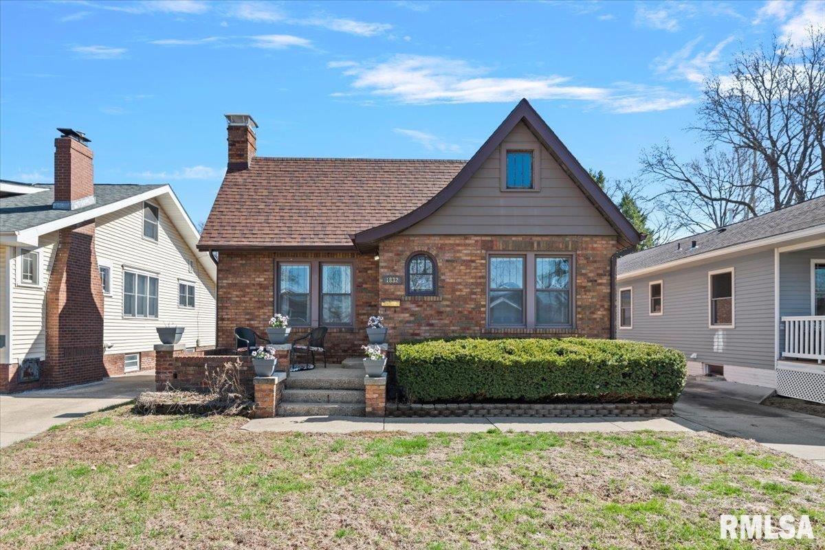 1832 South State Street Springfield, IL 62704 - Photo 1 of 29 Gallery Image 1