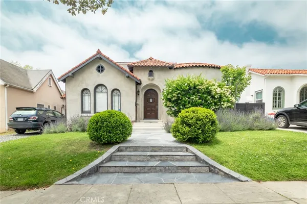 $13,300 | 1949 North Catalina Street, Los Angeles, CA 90027