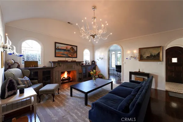 $13,300 | 1949 North Catalina Street, Los Angeles, CA 90027