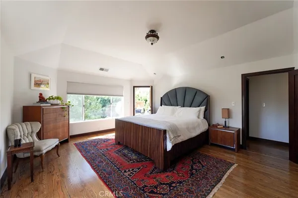 $13,300 | 1949 North Catalina Street, Los Angeles, CA 90027