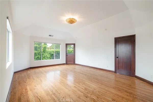 $13,300 | 1949 North Catalina Street, Los Angeles, CA 90027