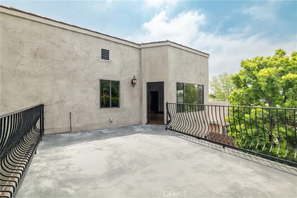 $13,300 | 1949 North Catalina Street, Los Angeles, CA 90027