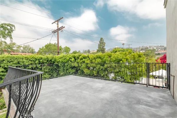 $13,300 | 1949 North Catalina Street, Los Angeles, CA 90027