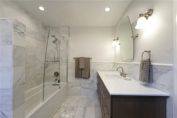 $13,300 | 1949 North Catalina Street, Los Angeles, CA 90027