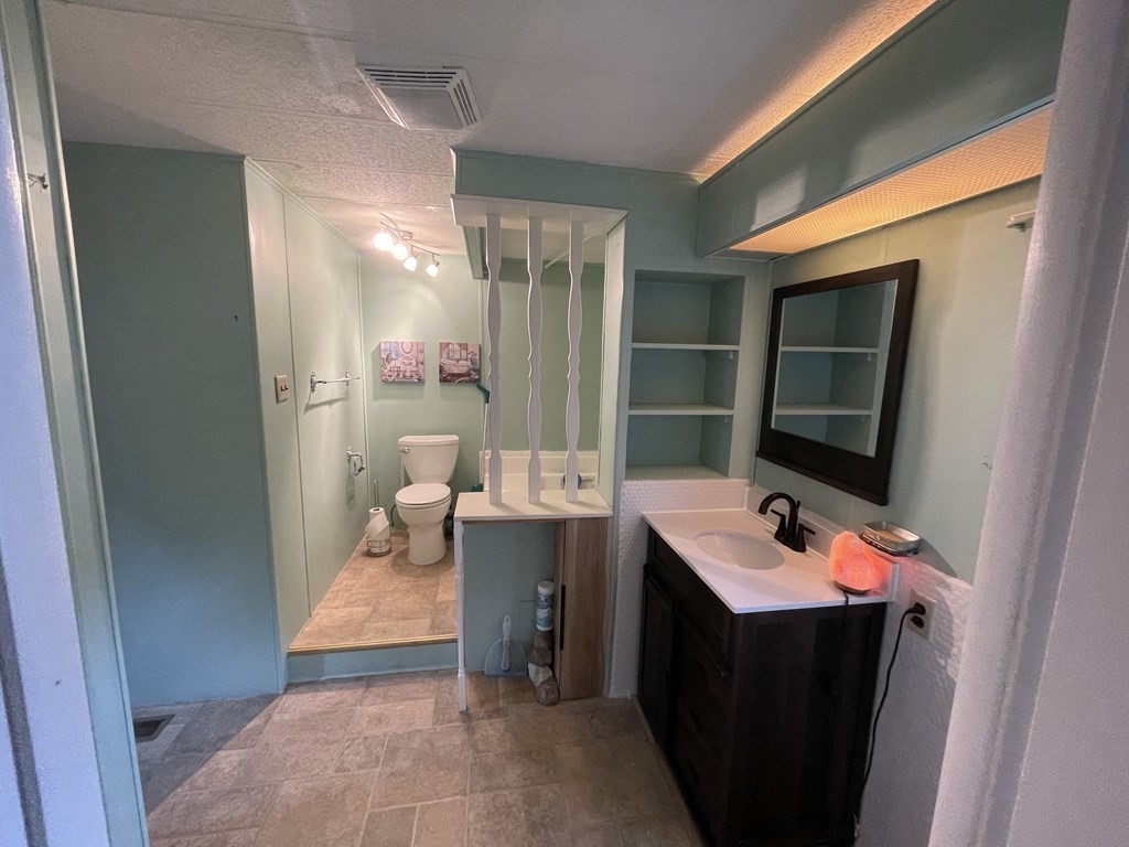 52 Contessa Drive Springfield, MA 01119 - Photo 16 of 21 Gallery Image 16
