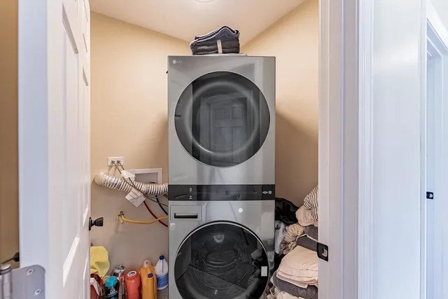 $329,000 | 1006 Summit Street, Joliet, IL 60435