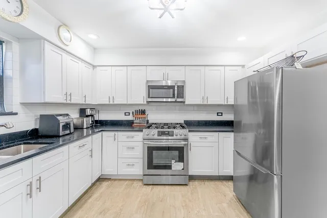 $329,000 | 1006 Summit Street, Joliet, IL 60435