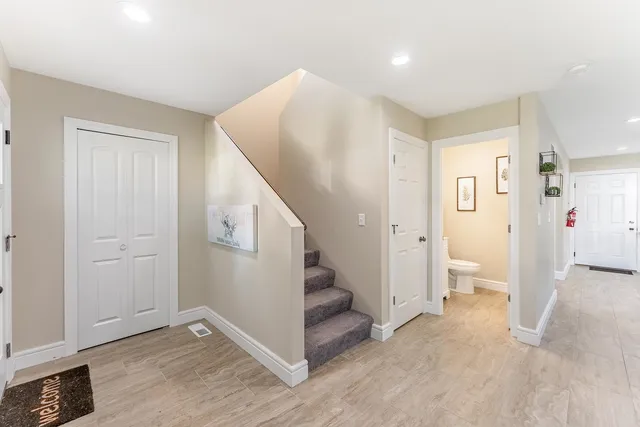 $329,000 | 1006 Summit Street, Joliet, IL 60435