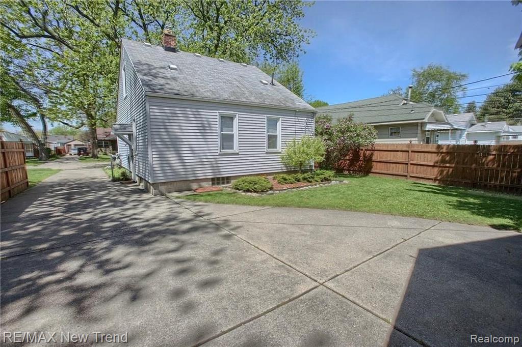 2848 Kenmore Road Berkley, MI 48072 - Photo 24 of 25