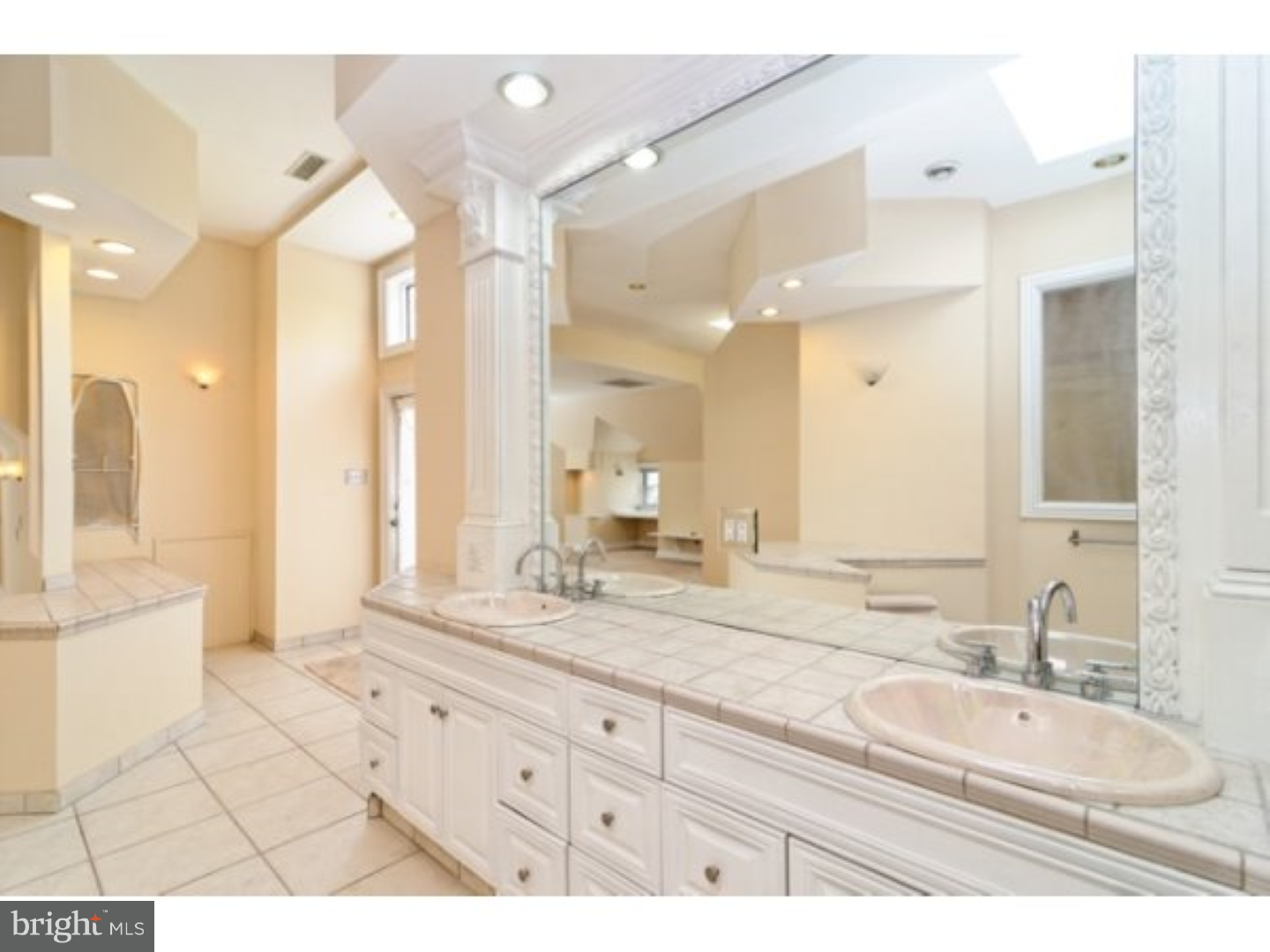 3156 Manor Road Huntingdon Valley, PA 19006 - Photo 12 of 25 Gallery Image 12