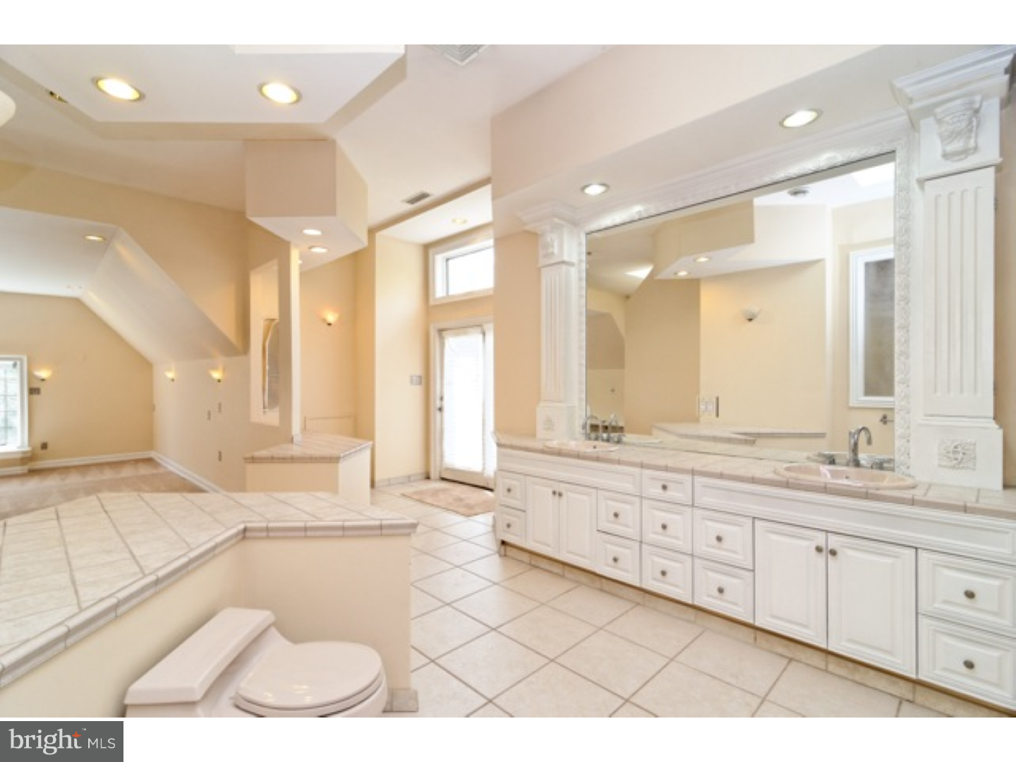 3156 Manor Road Huntingdon Valley, PA 19006 - Photo 13 of 25 Gallery Image 13