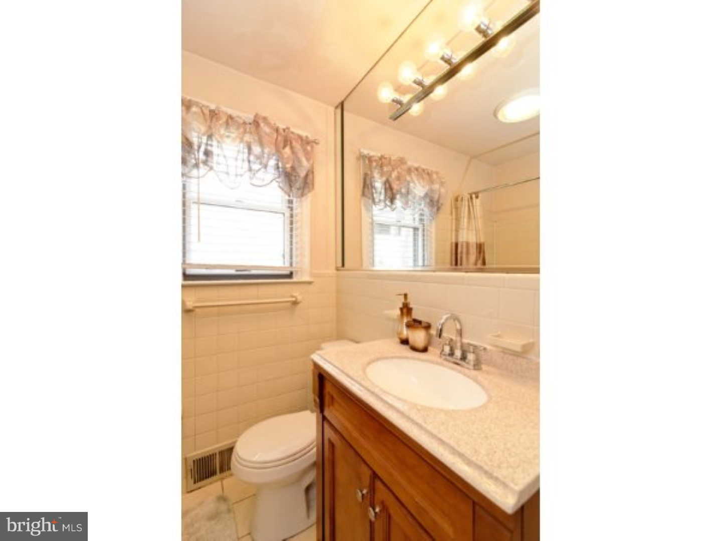 3156 Manor Road Huntingdon Valley, PA 19006 - Photo 14 of 25 Gallery Image 14