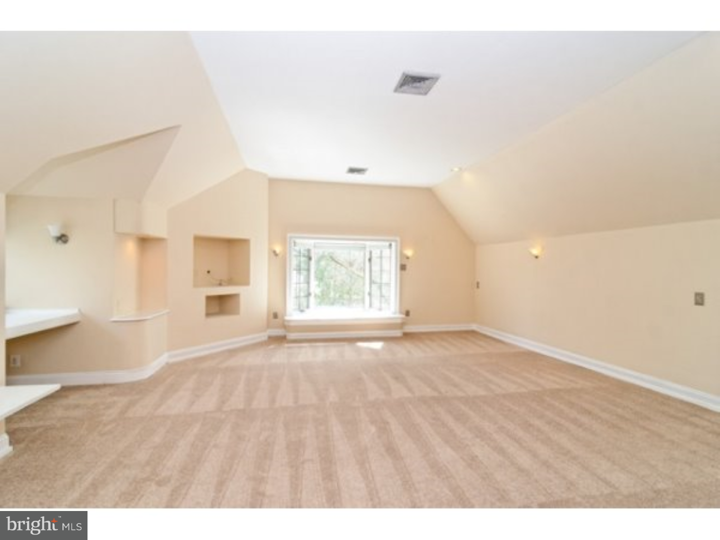 3156 Manor Road Huntingdon Valley, PA 19006 - Photo 15 of 25 Bedroom - Main
