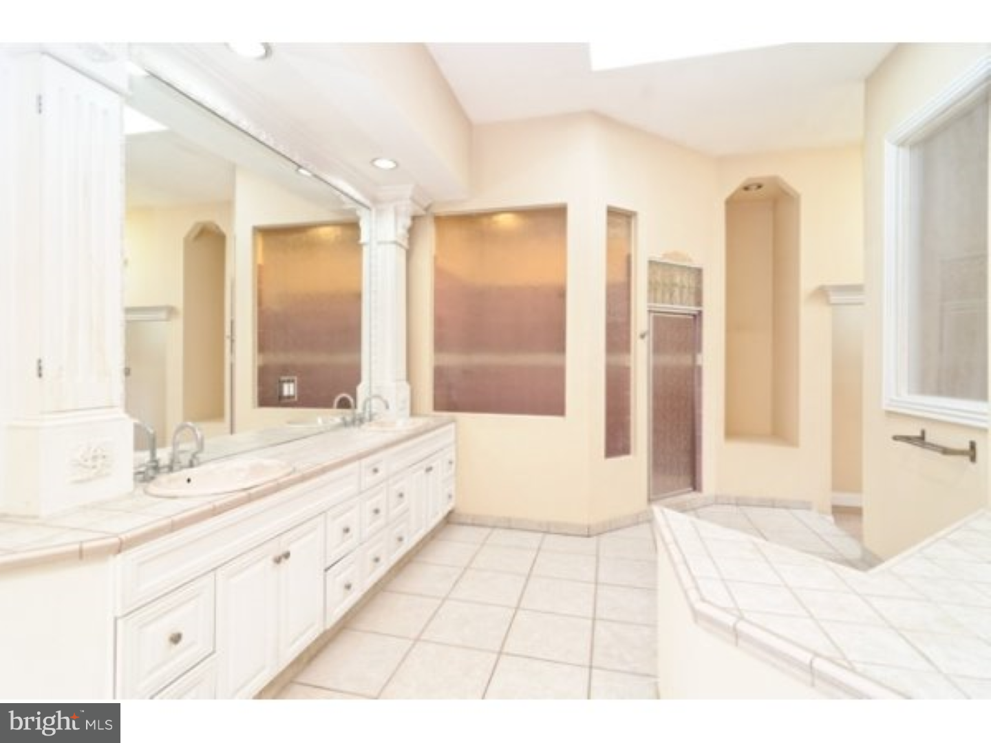 3156 Manor Road Huntingdon Valley, PA 19006 - Photo 17 of 25 Master Bathroom