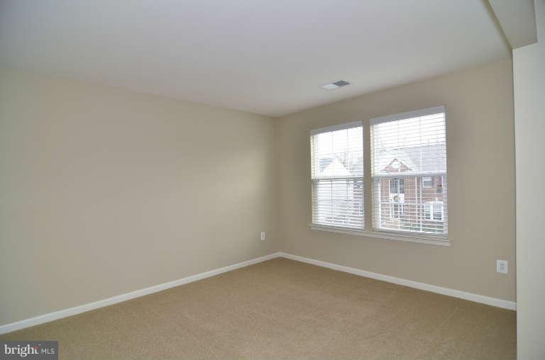 4912 Pale Morning Dun Road Elkridge, MD 21075 - Photo 18 of 27 Master Sitting Room