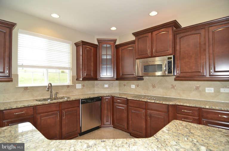 4912 Pale Morning Dun Road Elkridge, MD 21075 - Photo 8 of 27 Kitchen