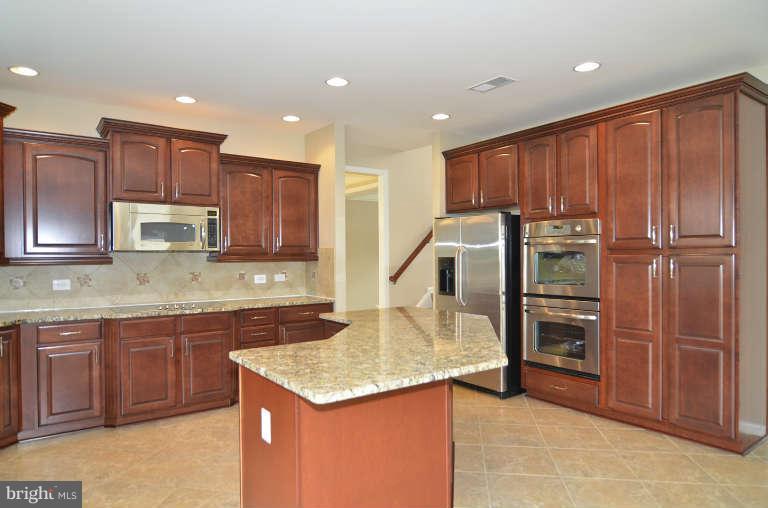 4912 Pale Morning Dun Road Elkridge, MD 21075 - Photo 9 of 27 Kitchen