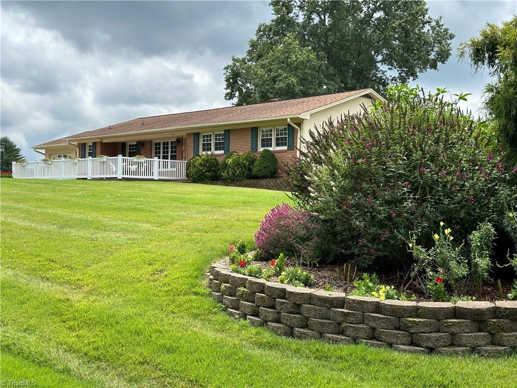 224 Lynnhaven Road Mount Airy, NC 27030 - Photo 2 of 45 Gallery Image 2