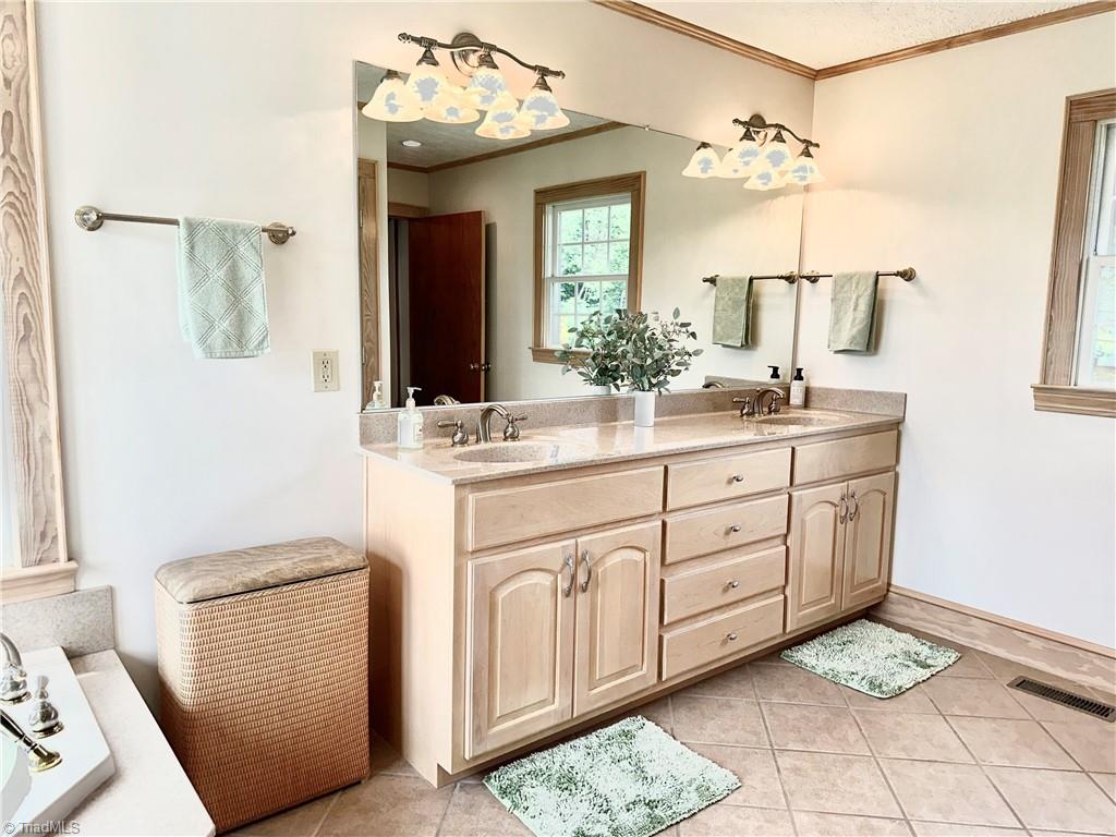 224 Lynnhaven Road Mount Airy, NC 27030 - Photo 33 of 45 Gallery Image 33