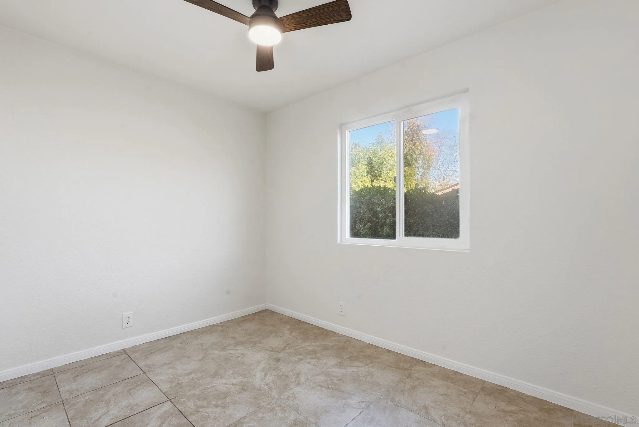 12621 Lindo Lane Lakeside, CA 92040 - Photo 22 of 28 an empty room with a window