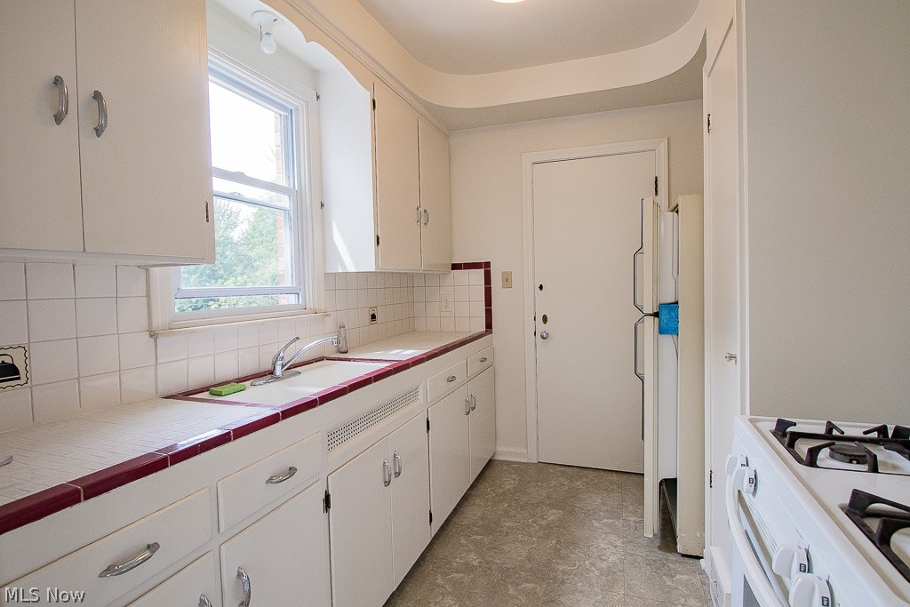 13660 Cedar Road Cleveland, OH 44118 - Photo 15 of 35