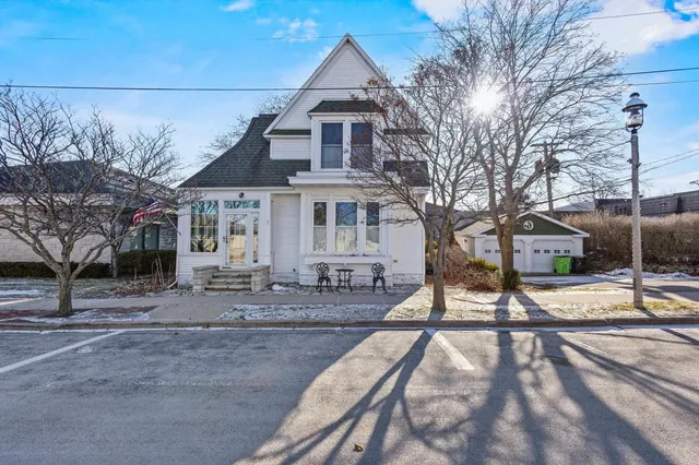 $449,000 | 511 Hill Green Lake, Green Lake, WI 54941