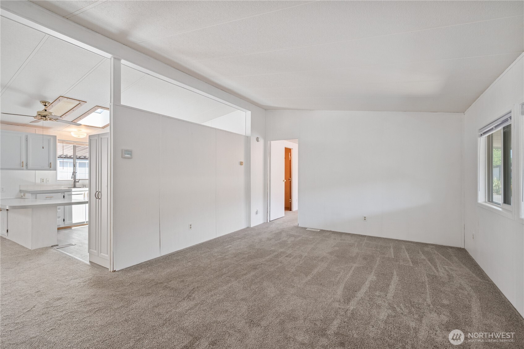 2355 Sparrow Loop, Unit 169 Kelso, WA 98626 - Photo 7 of 33