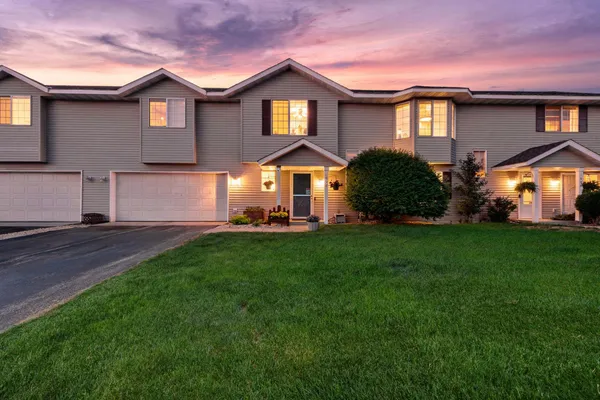 $270,000 | 1998 Brittany Court, Shakopee, MN 55379