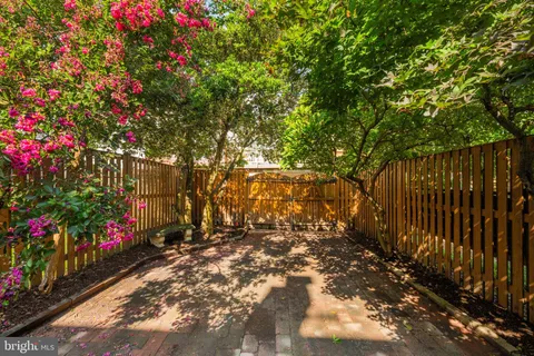 $950,000 | 1410 Mt Vernon Avenue, Alexandria, VA 22301