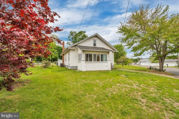 $299,000 | 163 County House Road, Mount Royal, NJ 08061