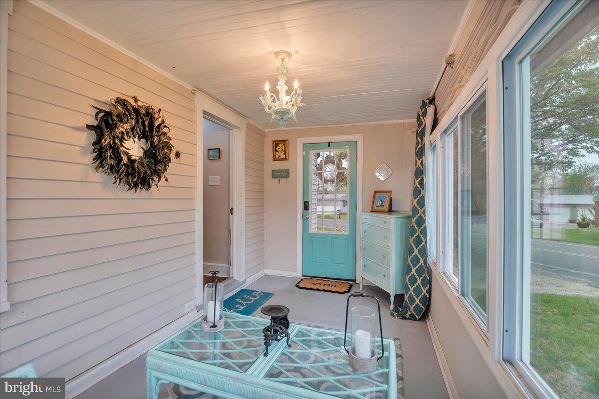163 County House Road Mount Royal, NJ 08061 - Photo 3 of 24 SunrooM