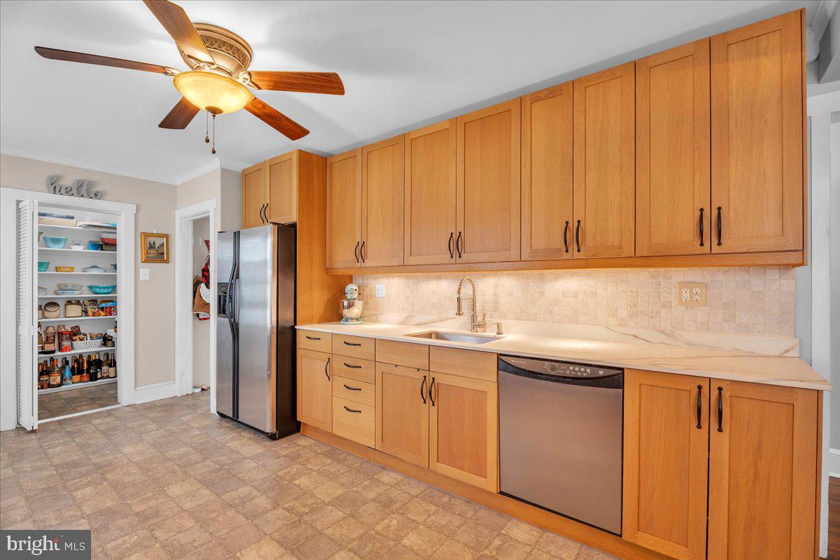 163 County House Road Mount Royal, NJ 08061 - Photo 9 of 24 Kitchen