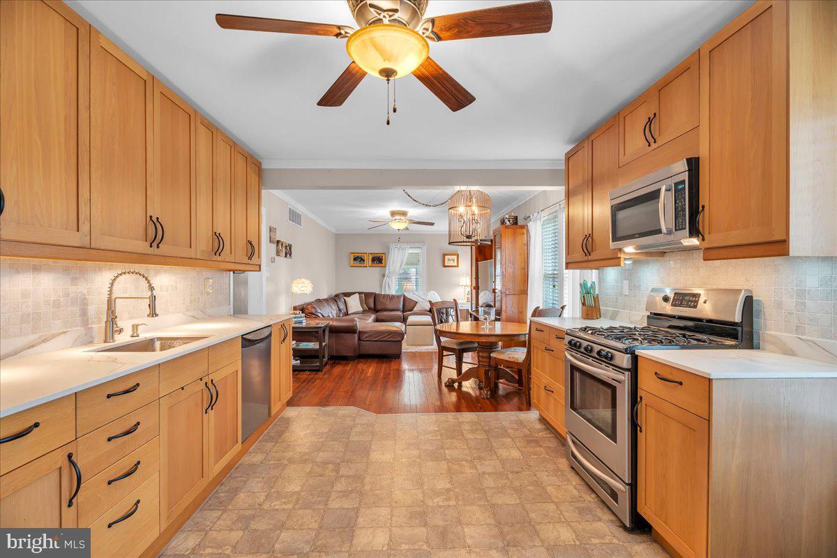 163 County House Road Mount Royal, NJ 08061 - Photo 10 of 24 Kitchen