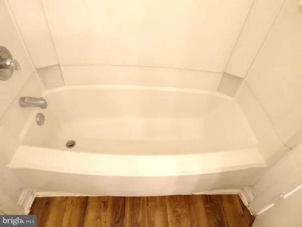 $1,900 | 8205 Whispering Oaks Way, Unit 303, Gaithersburg, MD 20879