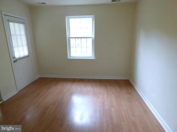 $1,900 | 8205 Whispering Oaks Way, Unit 303, Gaithersburg, MD 20879