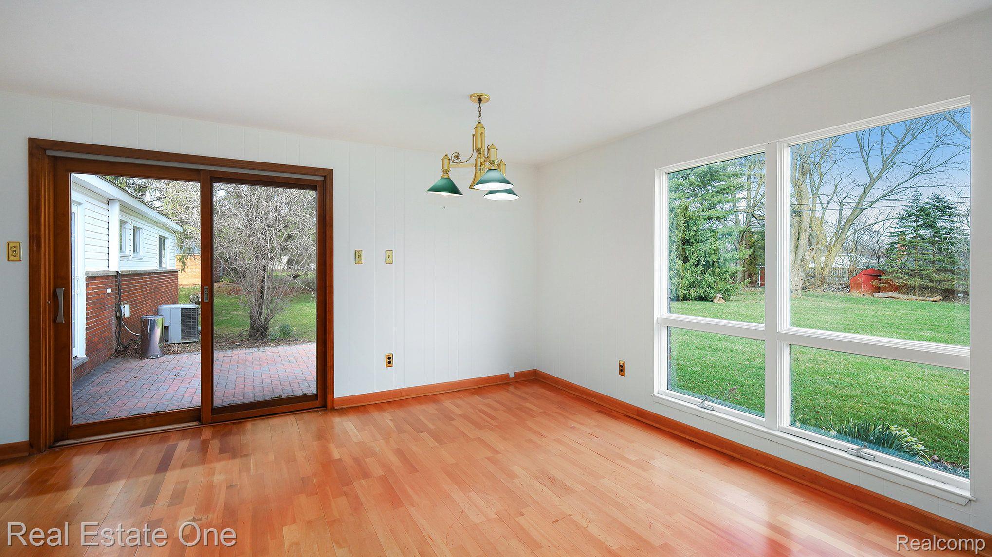 313 Nesbit Lane Rochester, MI 48309 - Photo 3 of 22 Gallery Image 3