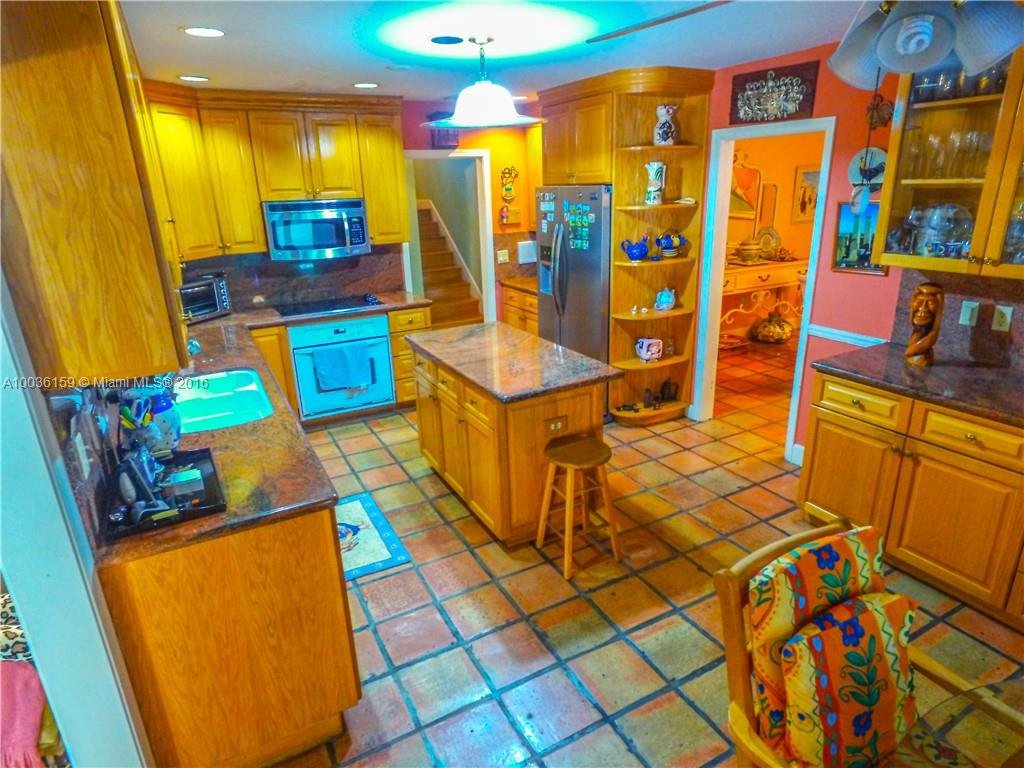 6950 Granada Boulevard Coral Gables, FL 33146 - Photo 4 of 15