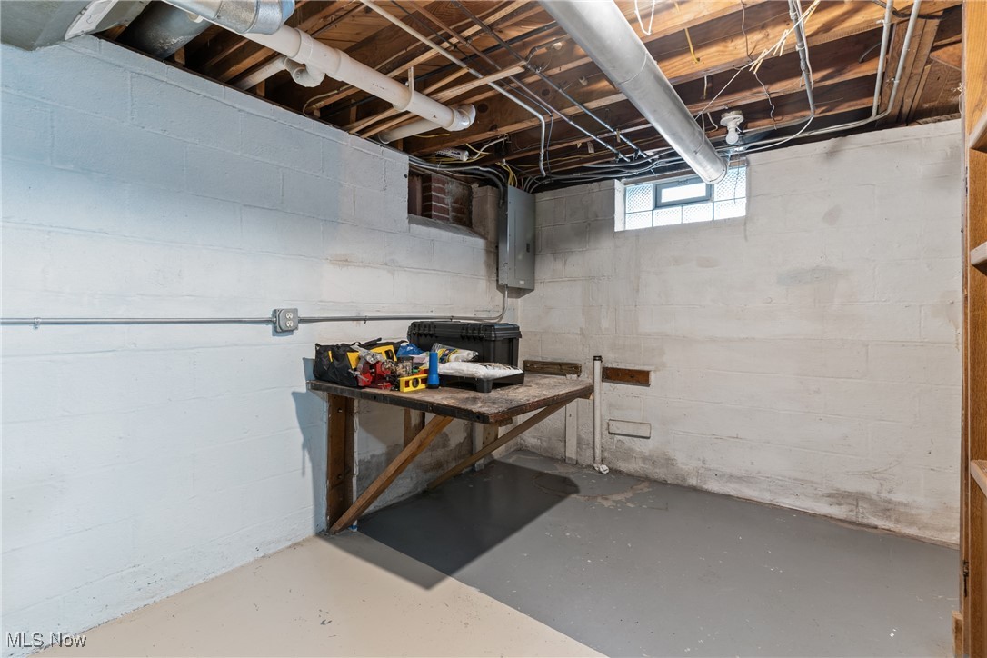 7514 Spring Garden Road Cleveland, OH 44129 - Photo 27 of 30 Below grade area featuring electric panel