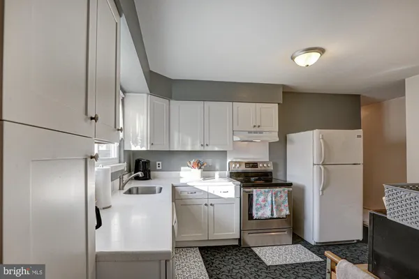 $379,900 | 121 Sonant Drive, Newark, DE 19713