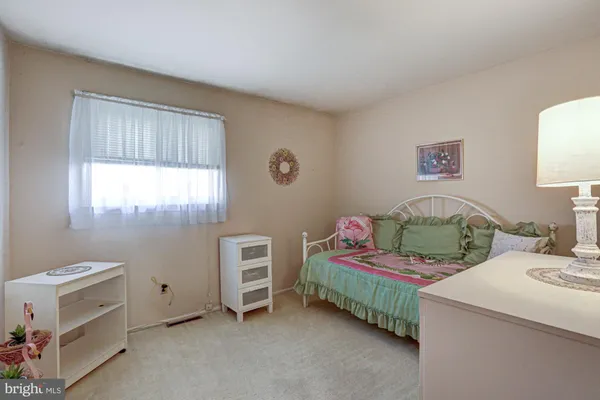 $379,900 | 121 Sonant Drive, Newark, DE 19713