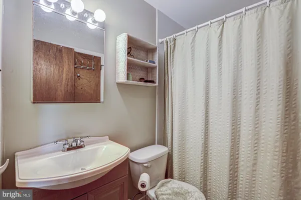 $379,900 | 121 Sonant Drive, Newark, DE 19713