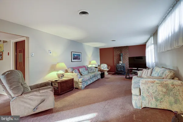 $379,900 | 121 Sonant Drive, Newark, DE 19713
