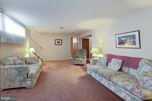 $379,900 | 121 Sonant Drive, Newark, DE 19713