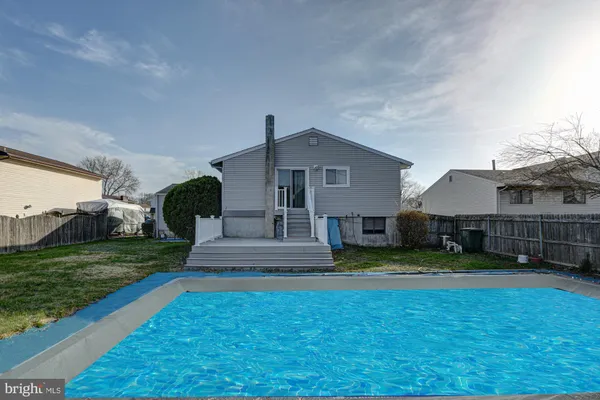 $379,900 | 121 Sonant Drive, Newark, DE 19713