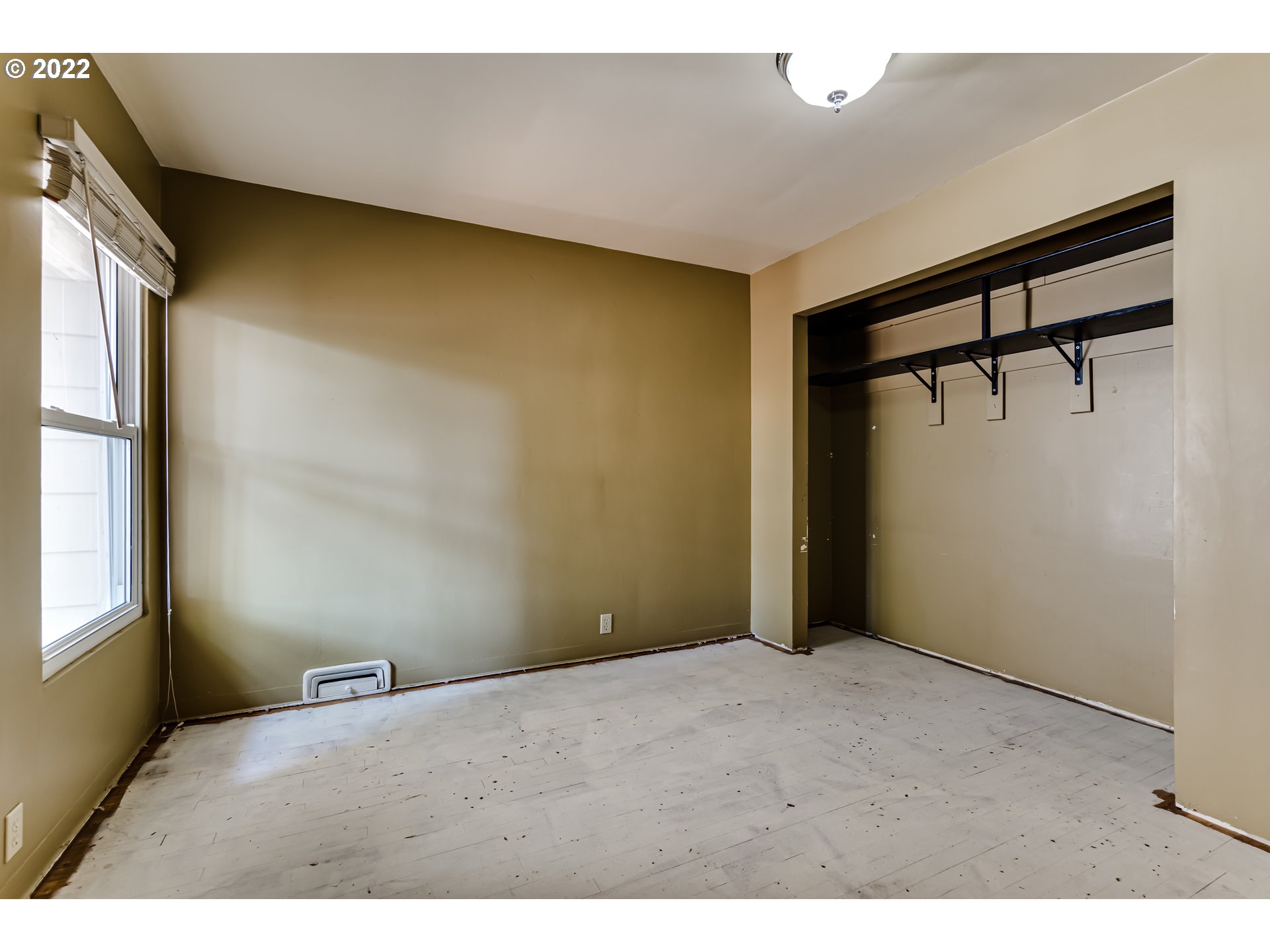 595 Dartmoor Drive Eugene, OR 97401 - Photo 22 of 32 a view of an empty room