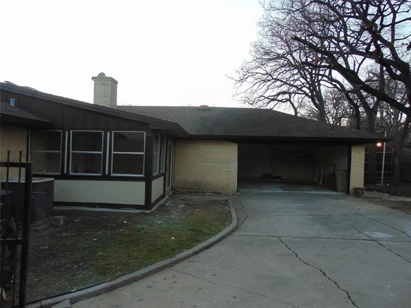 $2,299 | 7233 Martha Lane, Fort Worth, TX 76112