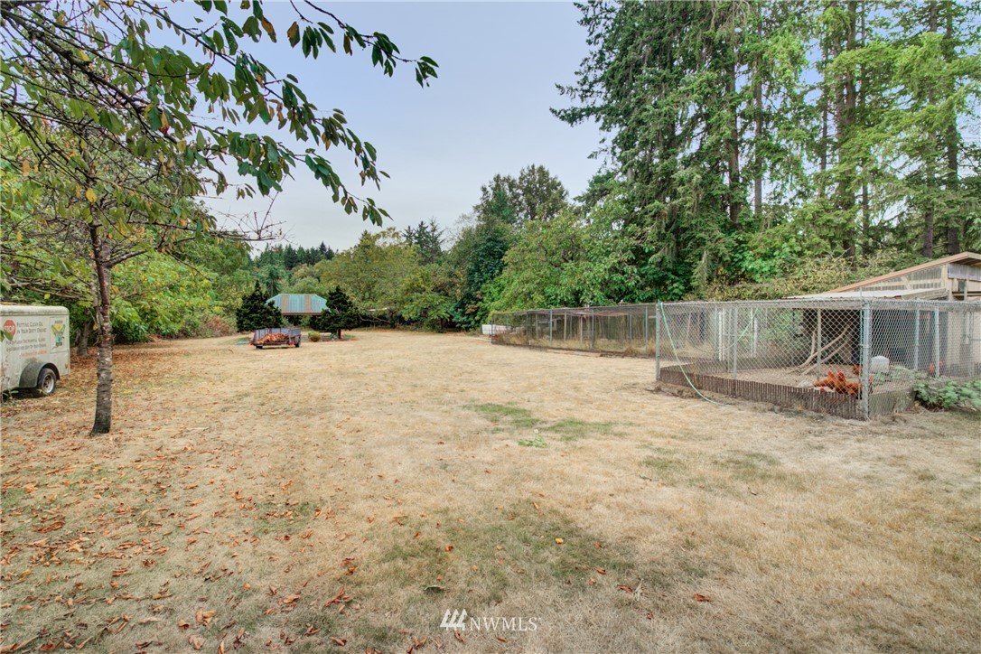 18505 Southeast May Valley Road Issaquah, WA 98027 - Photo 23 of 33