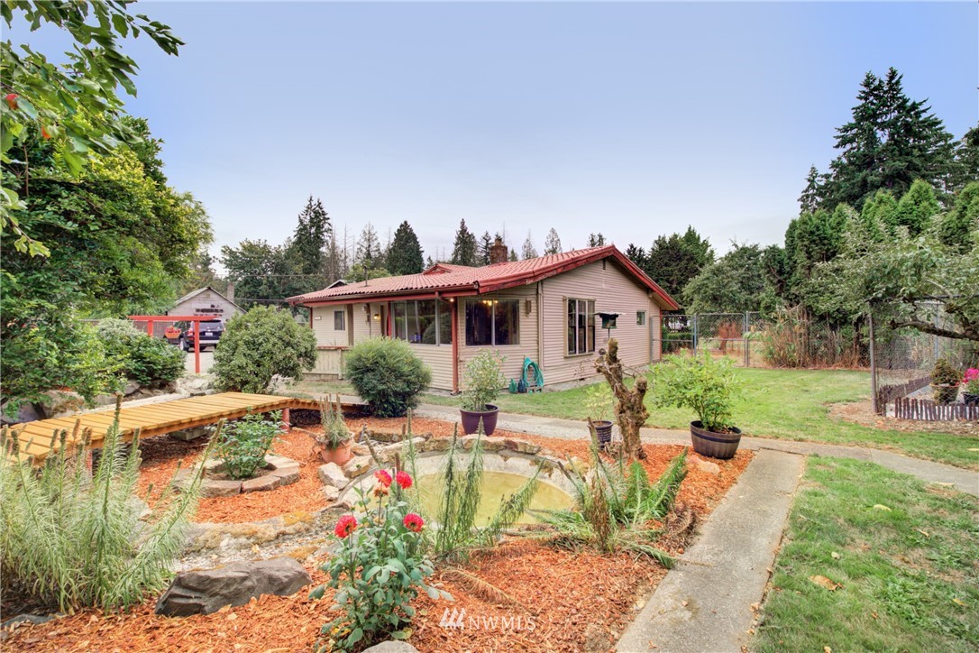 18505 Southeast May Valley Road Issaquah, WA 98027 - Photo 7 of 33